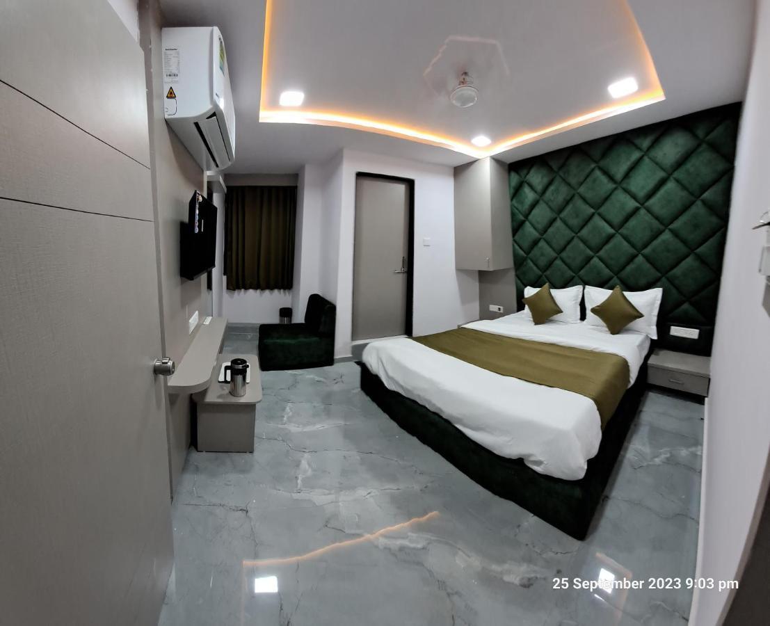 Hotel Kingdom Gandhinagar Luaran gambar